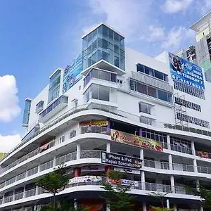https://columbia-hotel.kualalumpurs-hotels.com